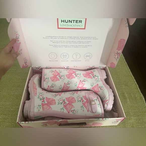 LoveShackFancy Other - Love shack fancy collab x Hunter rainboots - sz 5 big kids